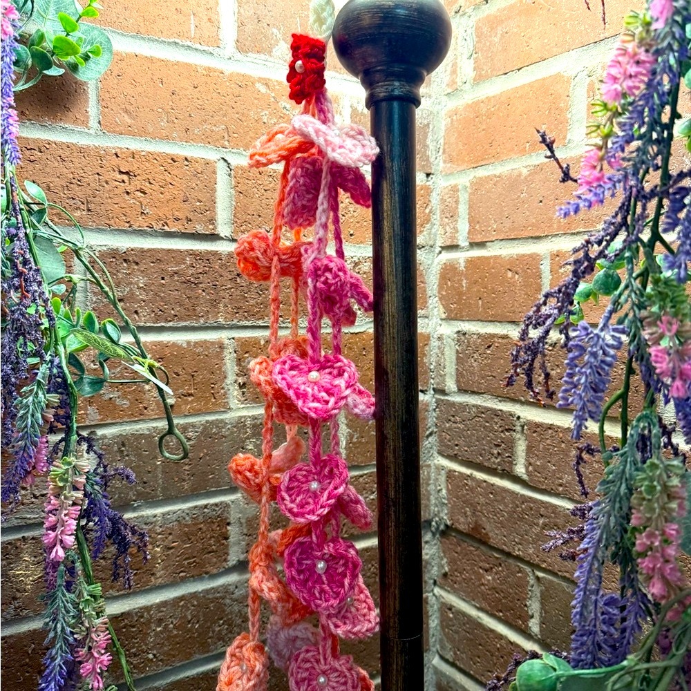 ✨💕Handmade Sweetie Pink Gradient Crochet Garland✨🩷
